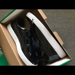 Basket heart women’s pumas